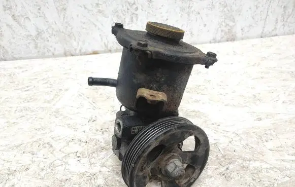 Subaru Forester SF Power steering pump 47801004