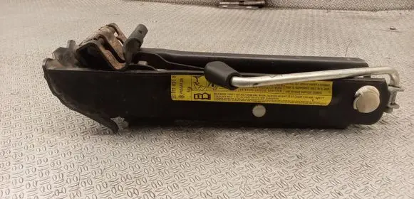 Volkswagen PASSAT B6 Lift Jack 3C0011031B
