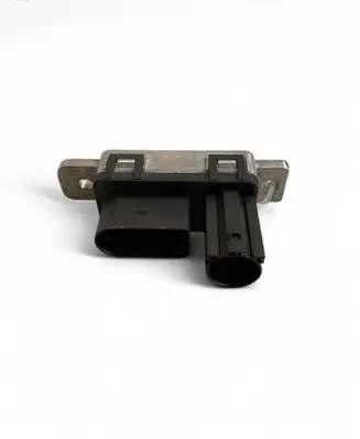 Volvo XC60 Glow plug pre-heat relay 32202461