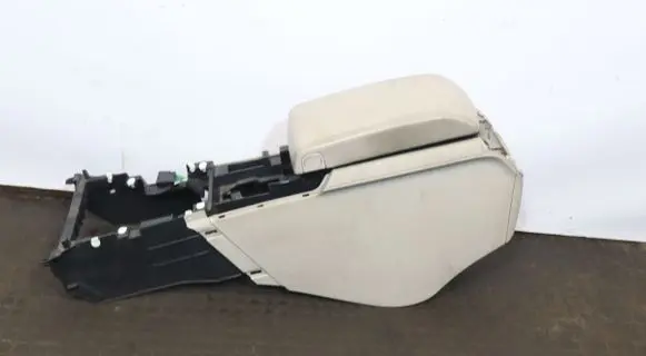 Peugeot 508 Center console 