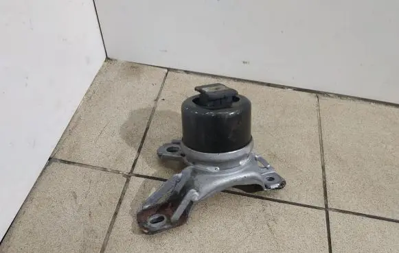 Land Rover Discovery Sport Engine mount bracket BJ326F012AB