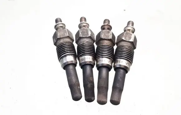 Volkswagen Golf II Glow plug 908844
