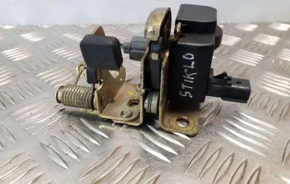 Jeep Grand Cherokee (WK) Tailgate window lock/catch/latch 