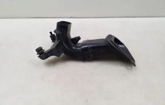 Opel Astra J Air intake duct part 13346074