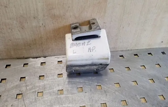 Volkswagen Transporter - Caravelle T4 Loading door lower hinge 701827153A