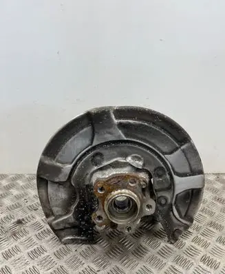 BMW 7 G11 G12 Rear wheel hub 6861136