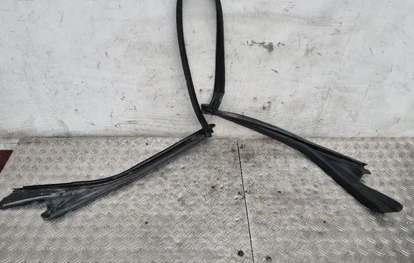 Audi A3 S3 8P Rubber seal front coupe door window 8P7871465B
