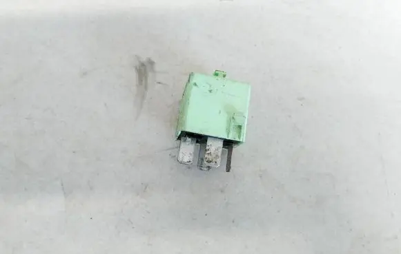 BMW 5 E39 Other relay 8373700 6136-873700