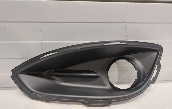 Chrysler Pacifica Front fog light trim/grill 68229007AA