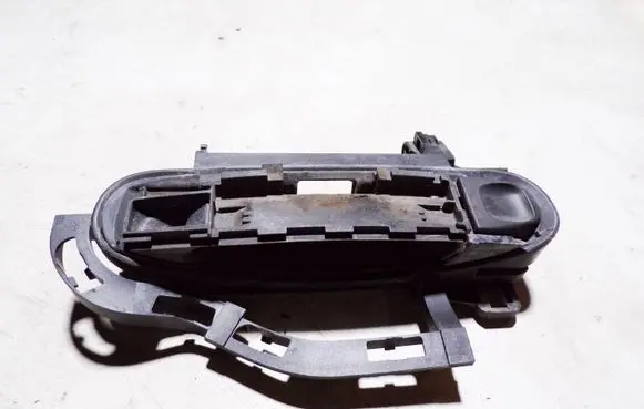 Front door exterior handle/bracket