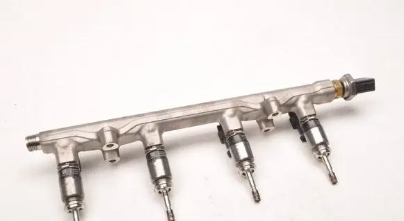 Cupra Leon Fuel main line pipe 04E906036AD