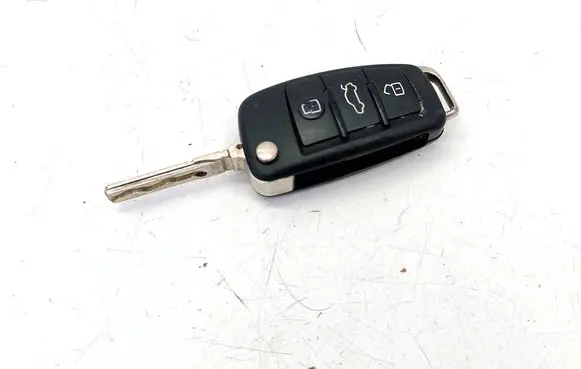 Audi Q7 4L Ignition key/card 4F0837220AG