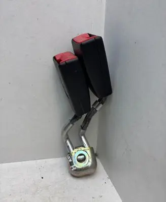 Volkswagen Golf V Rear seatbelt buckle 1K0857739D 10012004