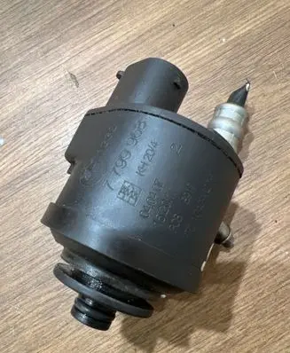 BMW 3 E90 E91 Fuel filter heater 7799968 152017 040407