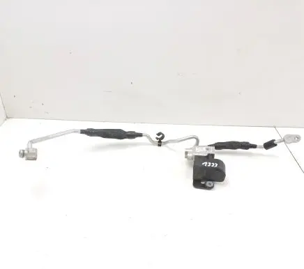 Porsche Taycan 9J1 Air conditioning (A/C) expansion valve 4M0816682E 0019187706