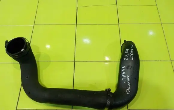 Land Rover Freelander 2 - LR2 Intercooler hose/pipe 