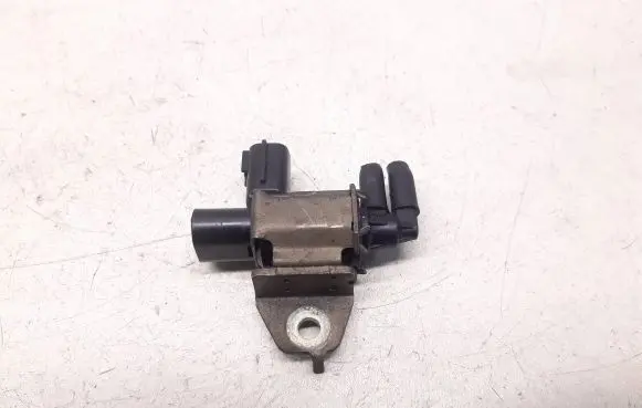 Nissan Murano Z50 Valve vacuum K5T46673