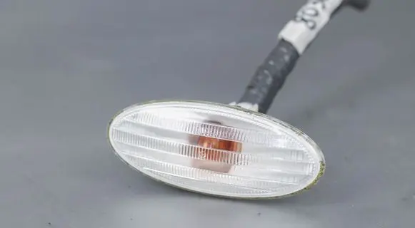 Citroen C6 Front fender indicator light