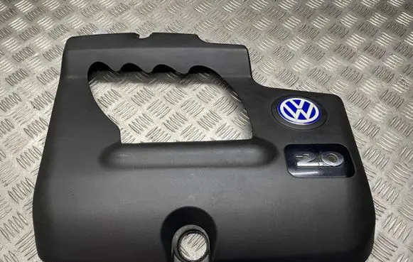Volkswagen Golf IV Engine cover (trim) 06A103925AJ PA6GF10M20
