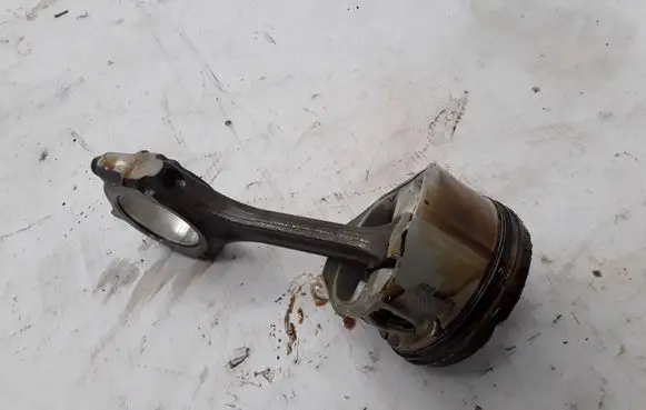 Renault Laguna II Piston with connecting rod 7700110768