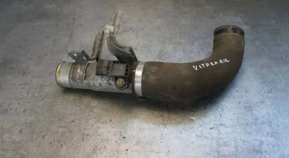 Suzuki Vitara (LY) Turbo air intake inlet pipe/hose