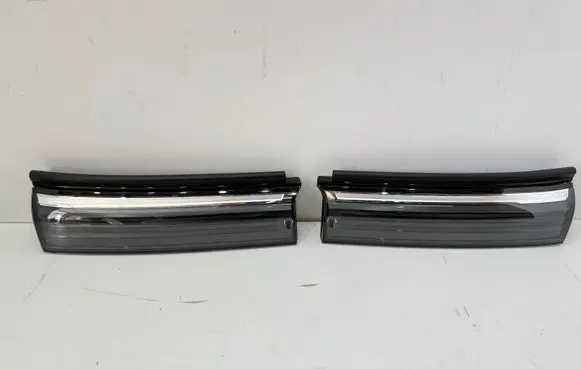Volkswagen Tiguan Front bumper upper radiator grill 571853655A 571853656A 82490102