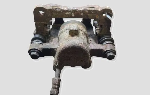 Toyota Corolla Verso AR10 Rear brake caliper