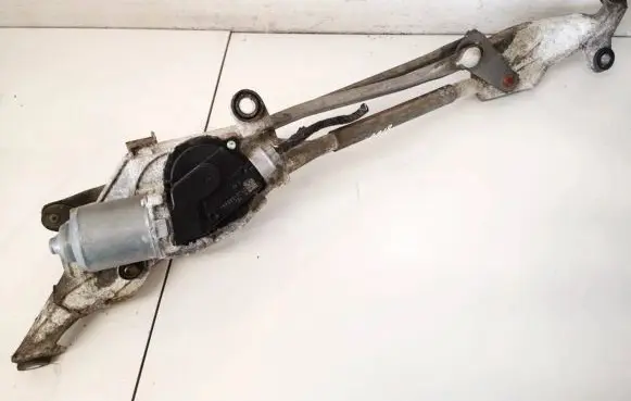 Mitsubishi Outlander Front wiper linkage and motor
