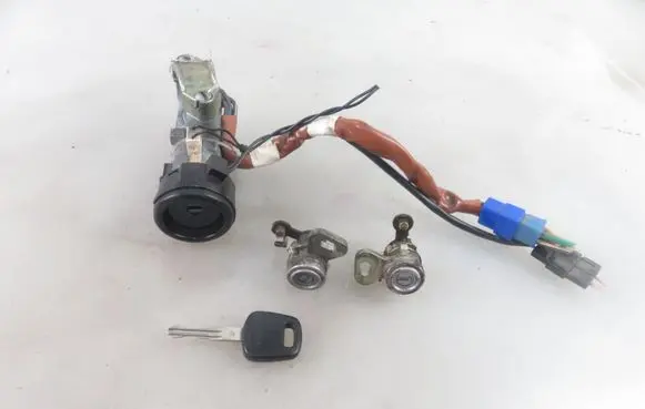 Subaru Impreza II Ignition lock X1T25172