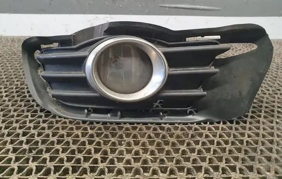 Mercedes-Benz C W204 Front fog light trim/grill A2048850123 A2518200756