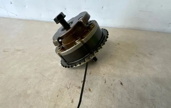 BMW 3 E90 E91 Camshaft pulley/ VANOS 7540348