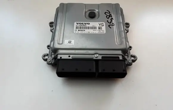 Volvo V70 Engine control unit/module 31336983