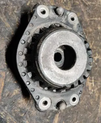 Chevrolet Malibu Front upper strut mount 23335486