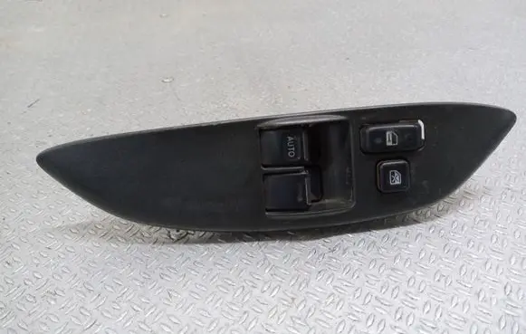 Toyota Yaris Electric window control switch