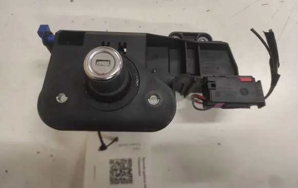 Opel Corsa C Tailgate exterior lock 13168320 09183495 32505603