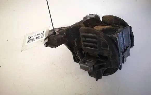 Peugeot 407 Engine mount bracket 