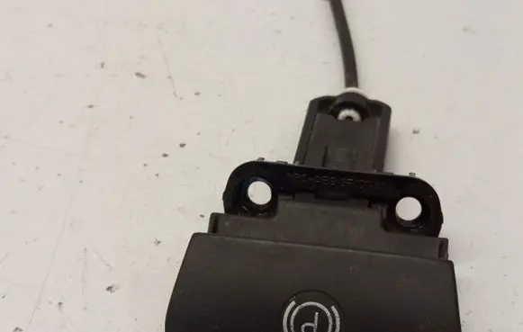 Volvo XC90 Hand brake release handle 8683963