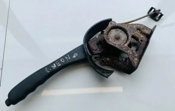 Chrysler Neon II Handbrake/parking brake lever assembly