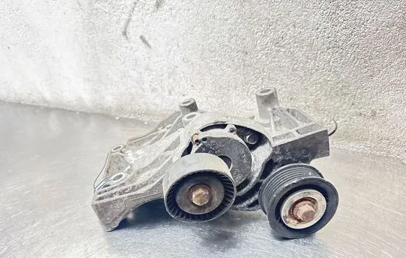 Opel Insignia A A/C compressor mount bracket 55582510 5322745
