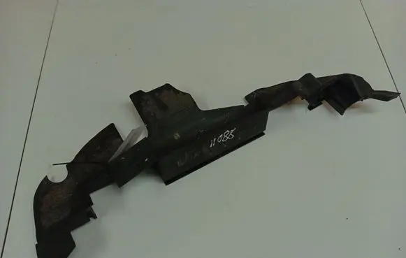 Audi A6 S6 C5 4B Air intake duct part 4B0121283Q