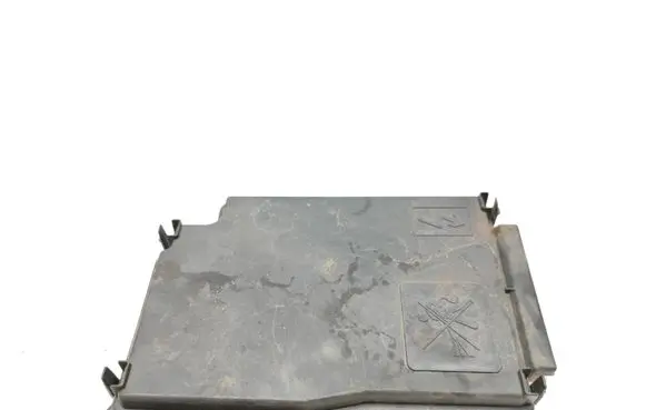 Renault Trafic III (X82) Fuse box cover 243121532R