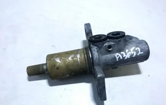 Audi A4 S4 B6 8E 8H Master brake cylinder
