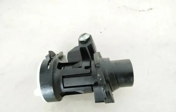 Mercedes-Benz E W212 Tailgate exterior lock A2047500061