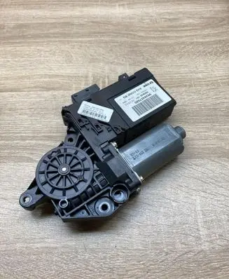 Peugeot 307 Front door window regulator motor 9634457580 990830101