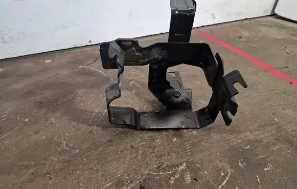Volvo V60 Power steering pump mounting bracket 31329016