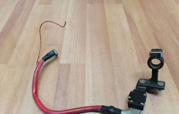 Volvo V50 Positive cable (battery) 