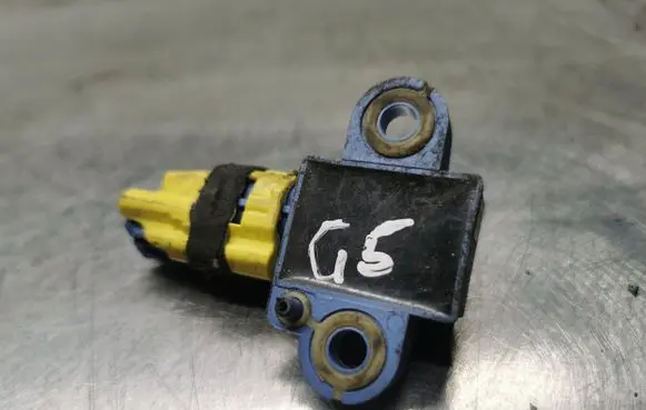 Volkswagen Golf V Airbag deployment crash/impact sensor 1K0955557A