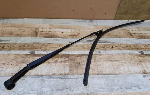 Citroen C4 I Picasso Front wiper blade arm