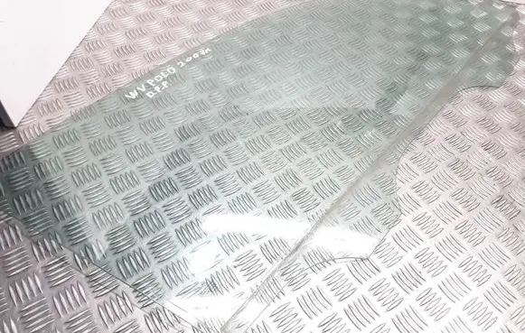 Volkswagen Polo IV 9N3 Front windscreen/windshield window 43R000479