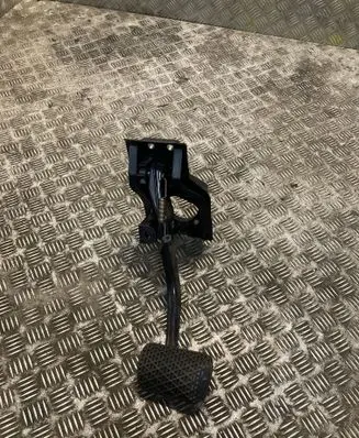 Mercedes-Benz S W220 Brake pedal 2202901119 A2202901119
